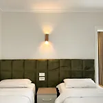 Luna * Golem (Tirana)